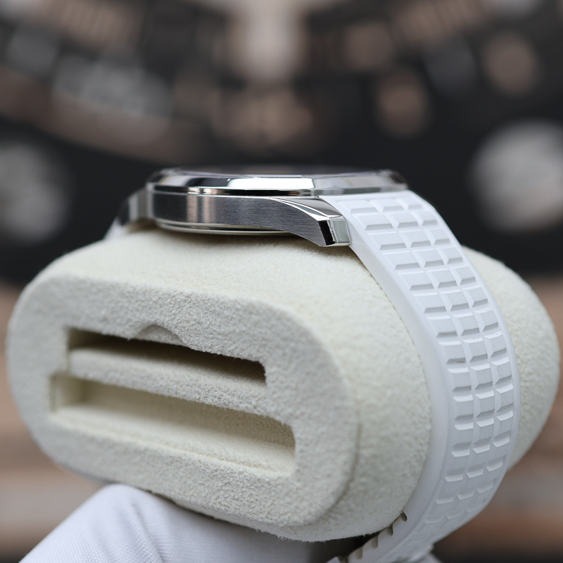 Patek Philippe Aquanaut Luce Quartz 5267/200A-010 38mm White Dial