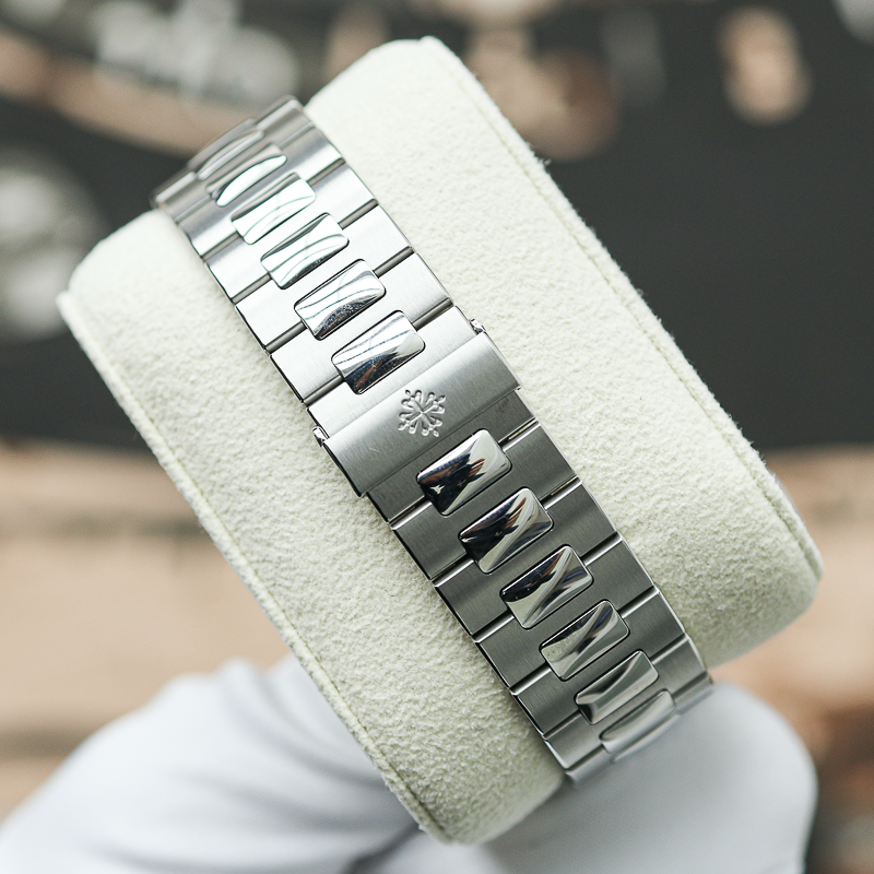 Patek Philippe Nautilus Annual Calendar Moon Phase 5726/1A-010 40.5mm White Dial Pre-Owned