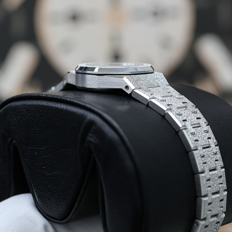 Audemars Piguet Royal Oak Mini Frosted Gold Quartz 67630BC.GG.1312BC.01-C 23mm Silver Dial