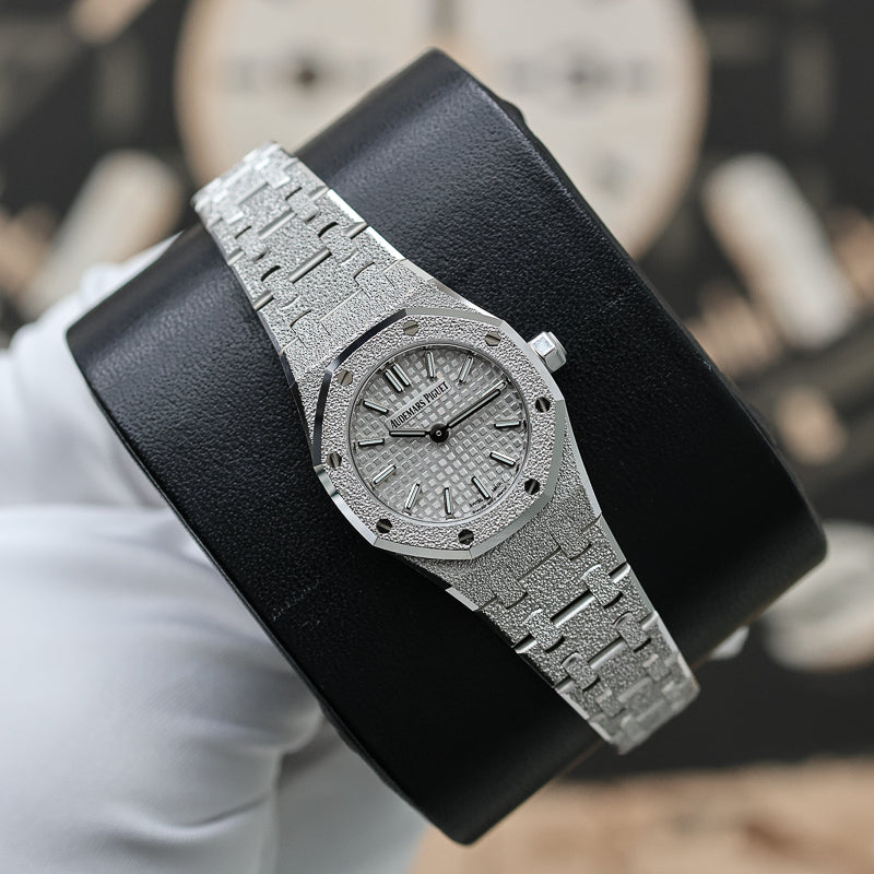 Audemars Piguet Royal Oak Mini Frosted Gold Quartz 67630BC.GG.1312BC.01-C 23mm Silver Dial