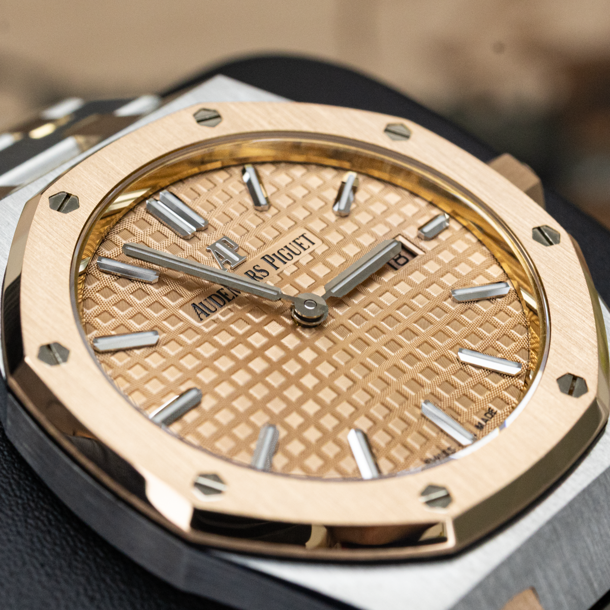 Audemars Piguet Royal Oak Quartz 67650SR 33mm Pink Dial Pre-Owned