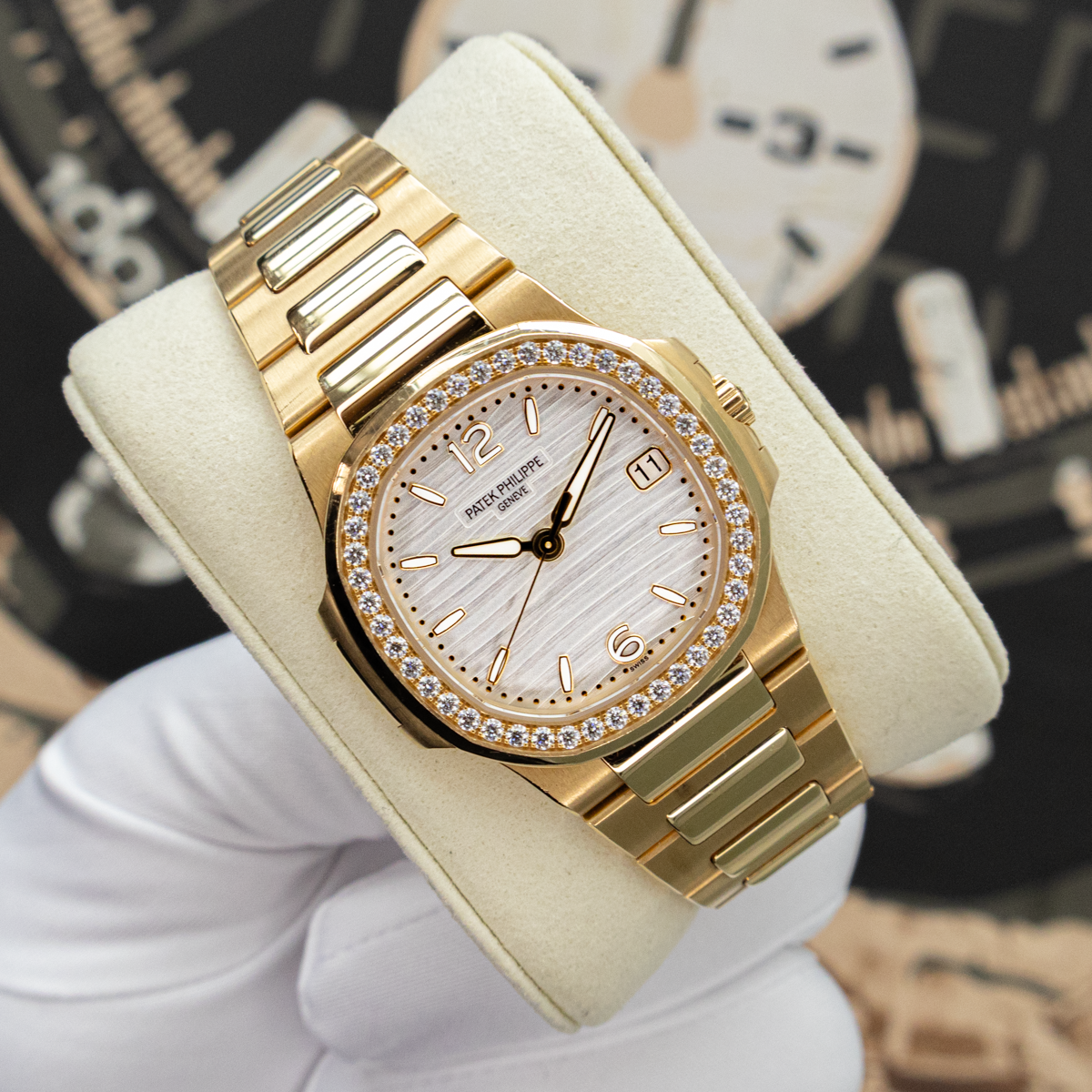 Patek Philippe Nautilus Quartz 7010/1R 32mm Silver Dial Pre-Owned