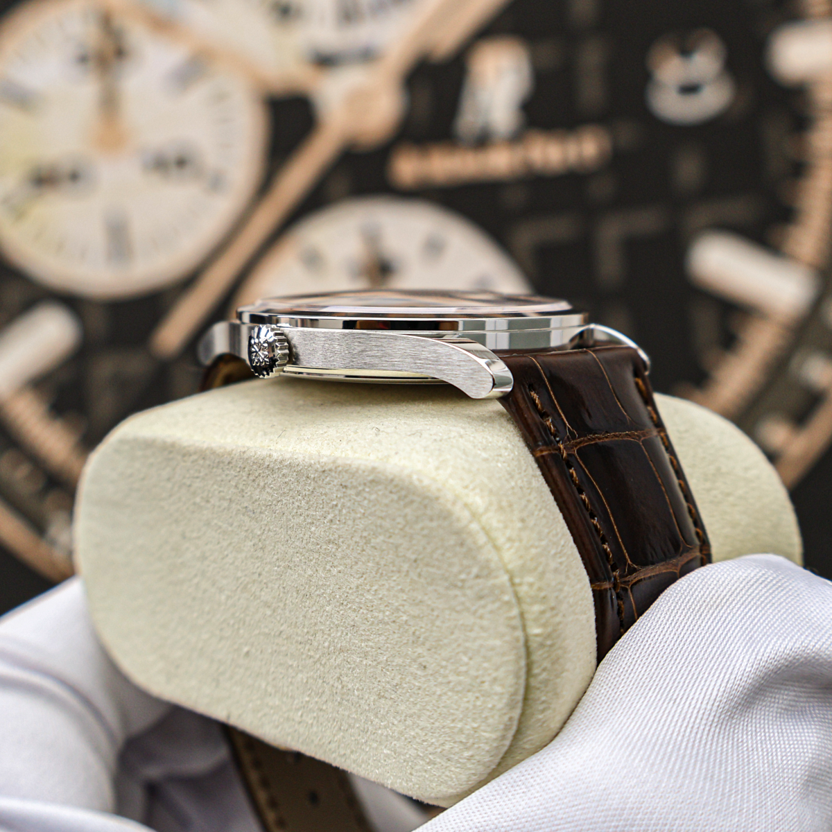 INCOMING Patek Philippe 2026 Calatrava Small Seconds 6196P 38mm Salmon Dial