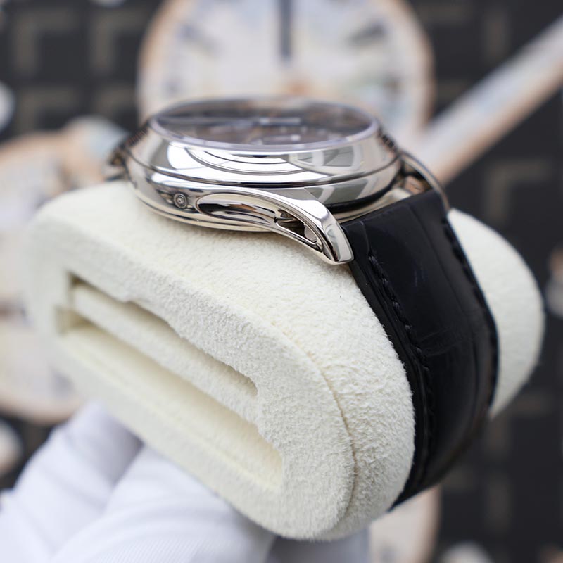 Patek Philippe Annual Calendar Complication 40mm 5205G-010 Black/Grey Dial on Deployment Buckle Pre-Owned