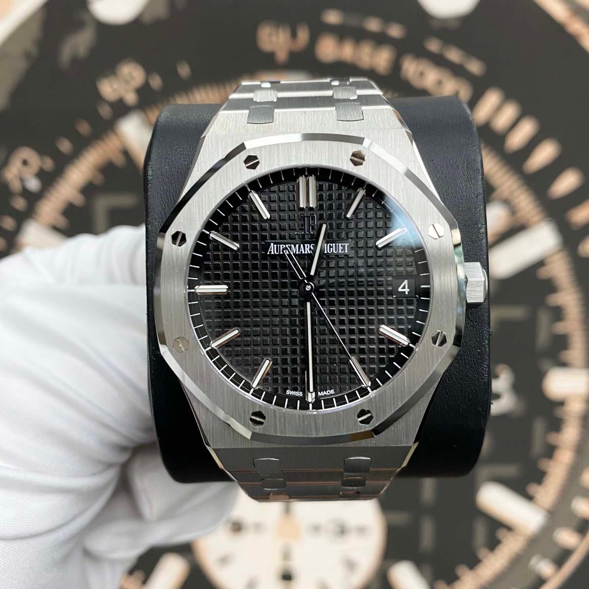 Audemars Piguet Royal Oak 41mm 15500ST.OO.1220ST.03 Black Dial Unworn Condition - Gotham Trading