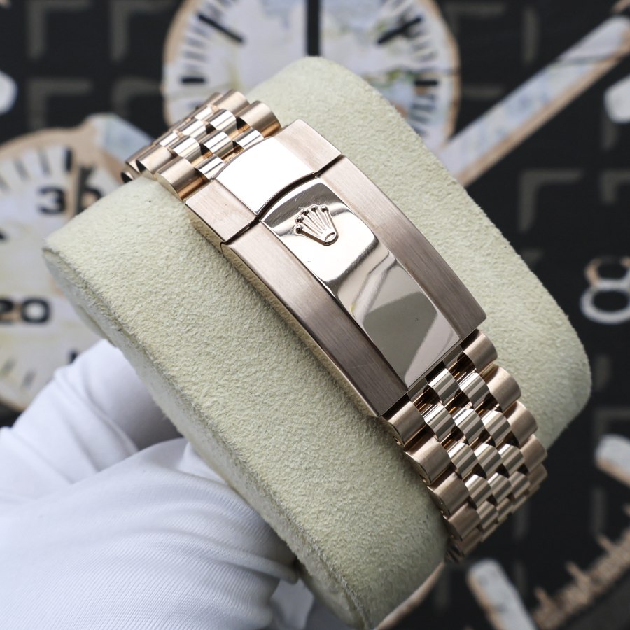 Rolex 2025 Sky-Dweller 42mm Blue Dial Rose Gold Jubilee 336935