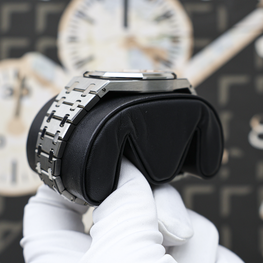 Audemars Piguet Royal Oak Jumbo Extra-Thin 16202XT.OO.1240XT.01 Smoked Burgundy Dial