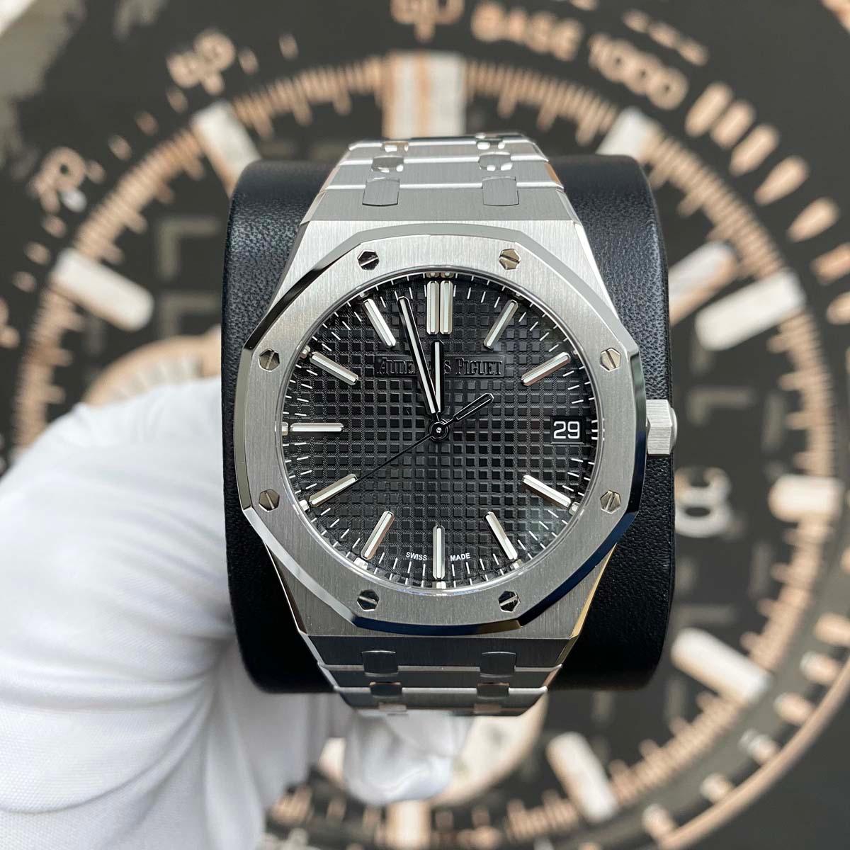 Audemars Piguet Royal Oak Self-Winding 41mm 15510ST.OO.1320ST.07 Black Dial 2023 - Gotham Trading