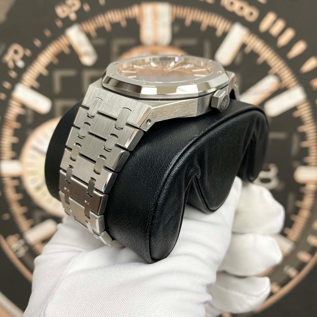 Audemars Piguet Royal Oak Self-Winding 41mm 15510ST.OO.1320ST.07 Black Dial 2023 - Gotham Trading