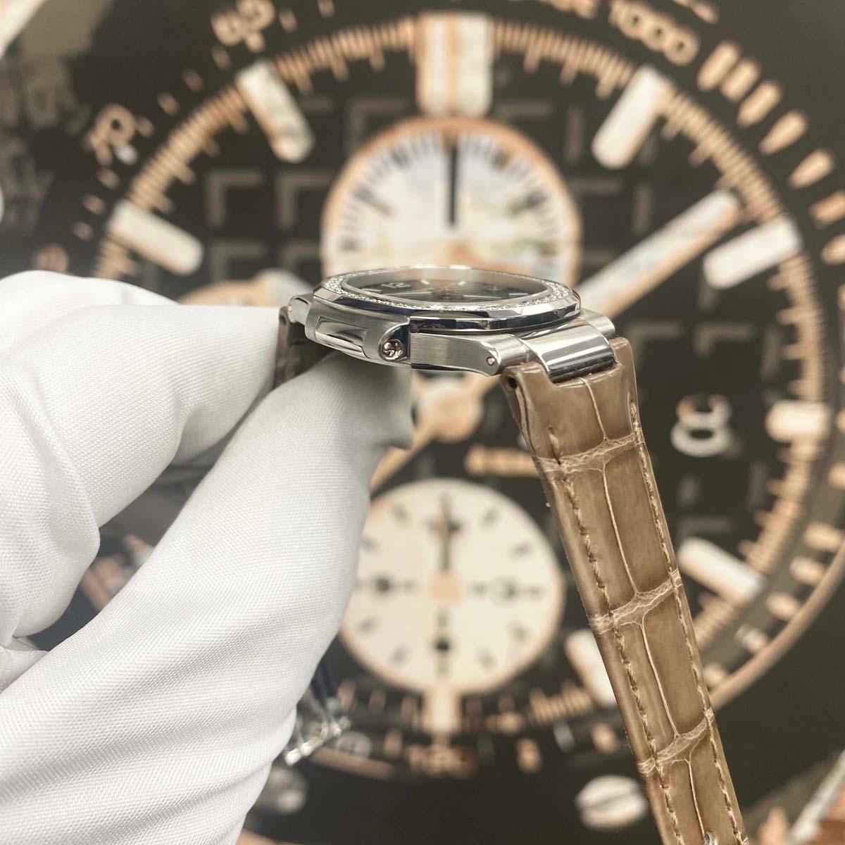 Patek Philippe Nautilus Quartz 32mm 7010G-012 Grey / Brown Dial Pre-Owned - Gotham Trading