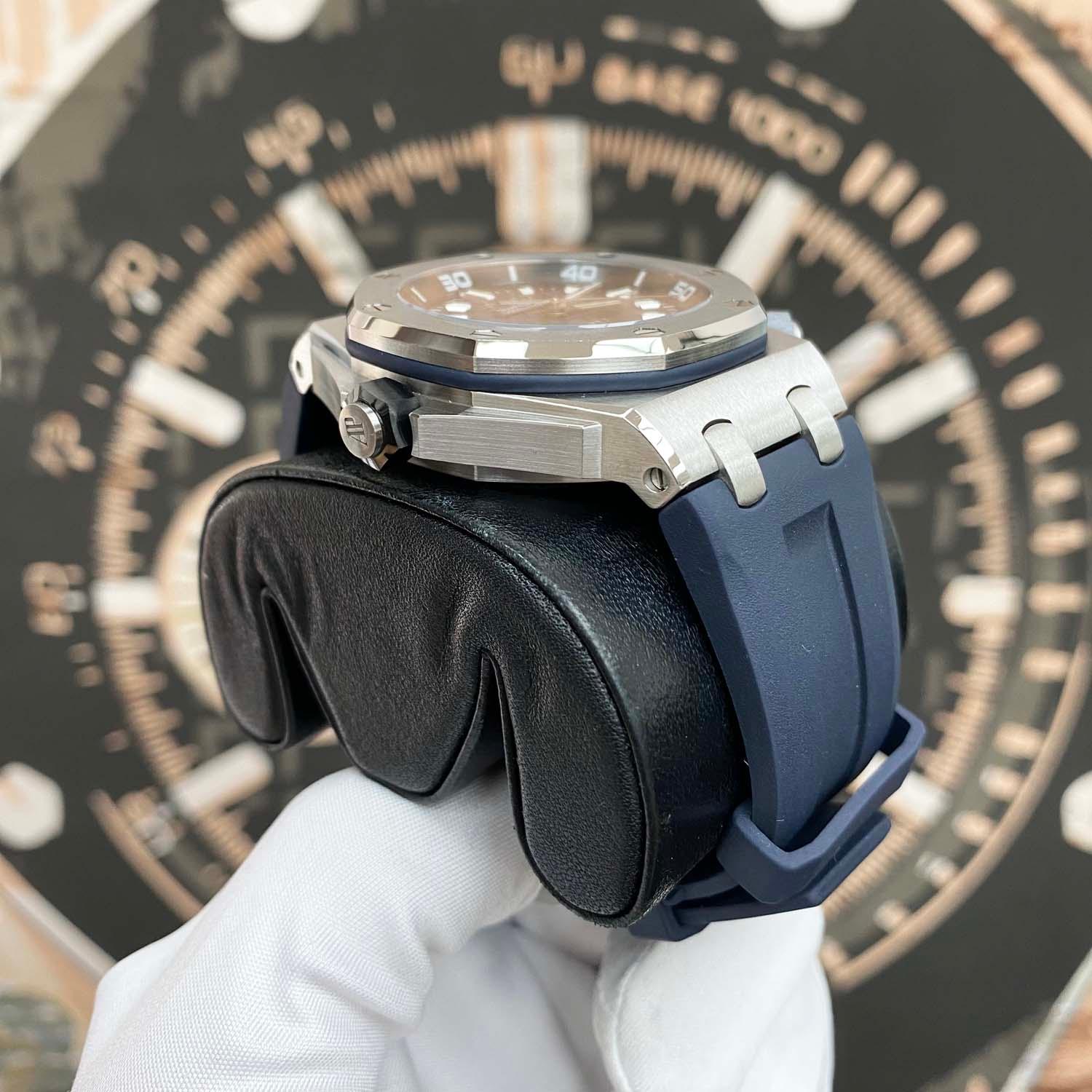 Audemars Piguet Royal Oak Offshore Diver 42mm 15720ST Blue Dial Pre-Owned - Gotham Trading