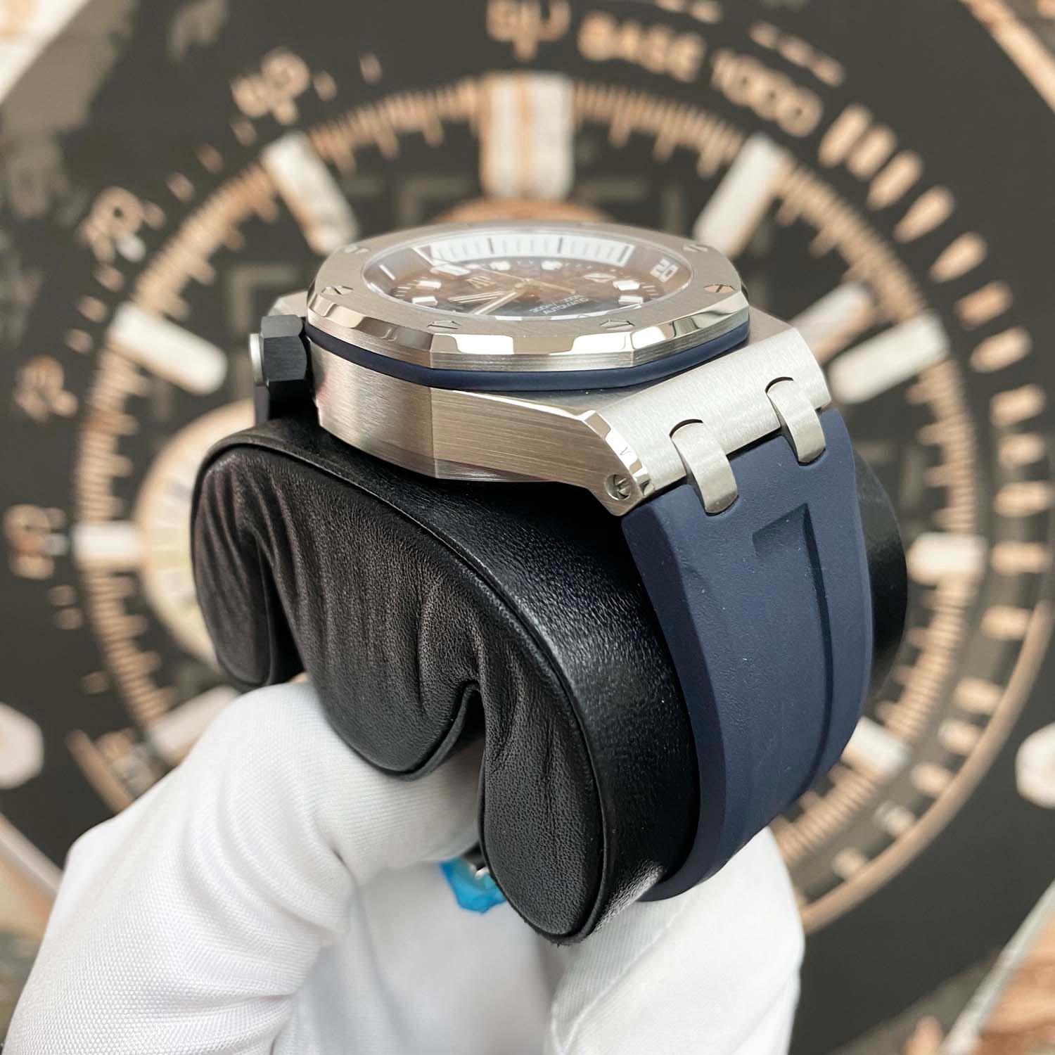 Audemars Piguet Royal Oak Offshore Diver 42mm 15720ST Blue Dial Pre-Owned - Gotham Trading