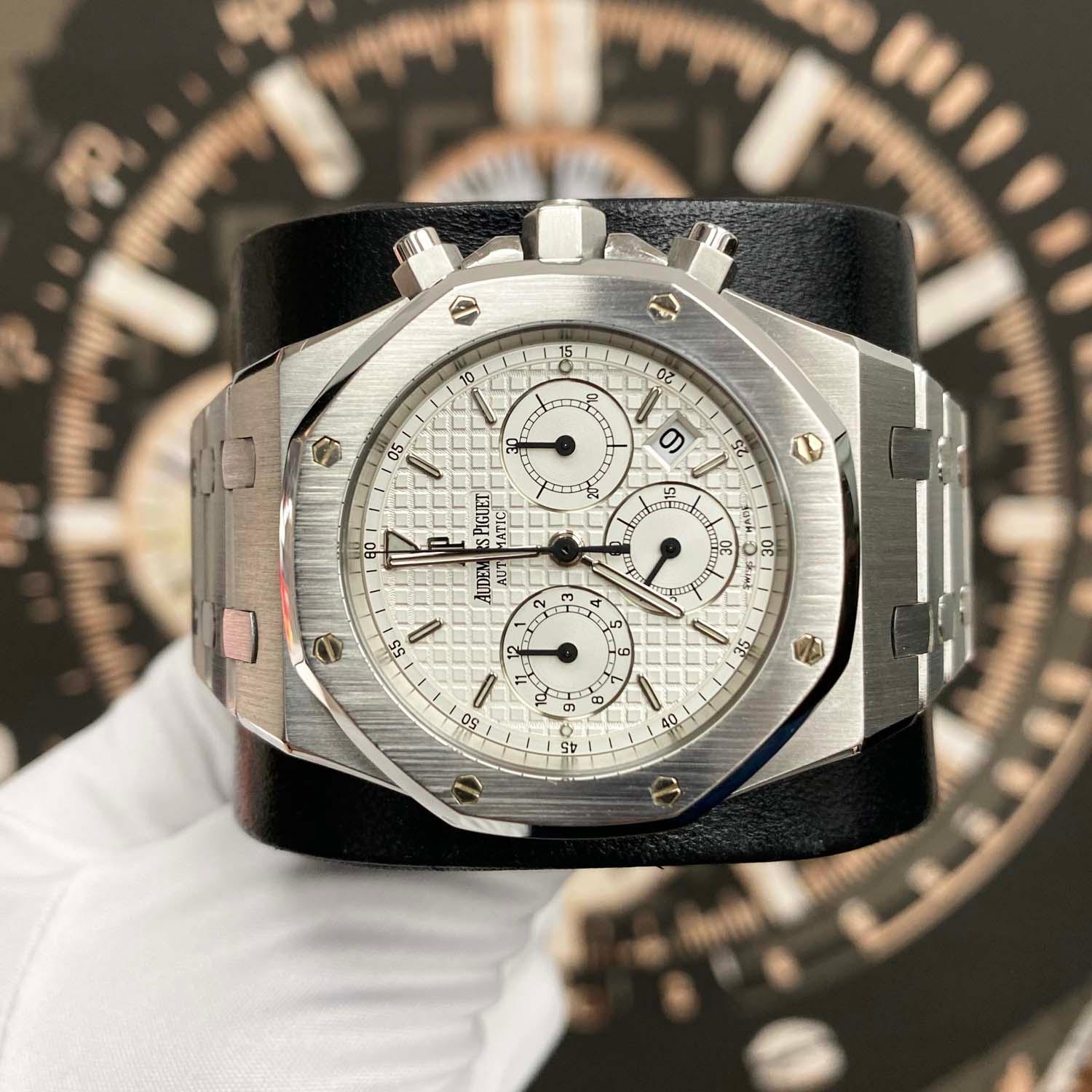 Audemars Piguet Royal Oak Chronograph 39mm 25860ST.OO.1110ST.01 White Dial Pre-Owned - Gotham Trading