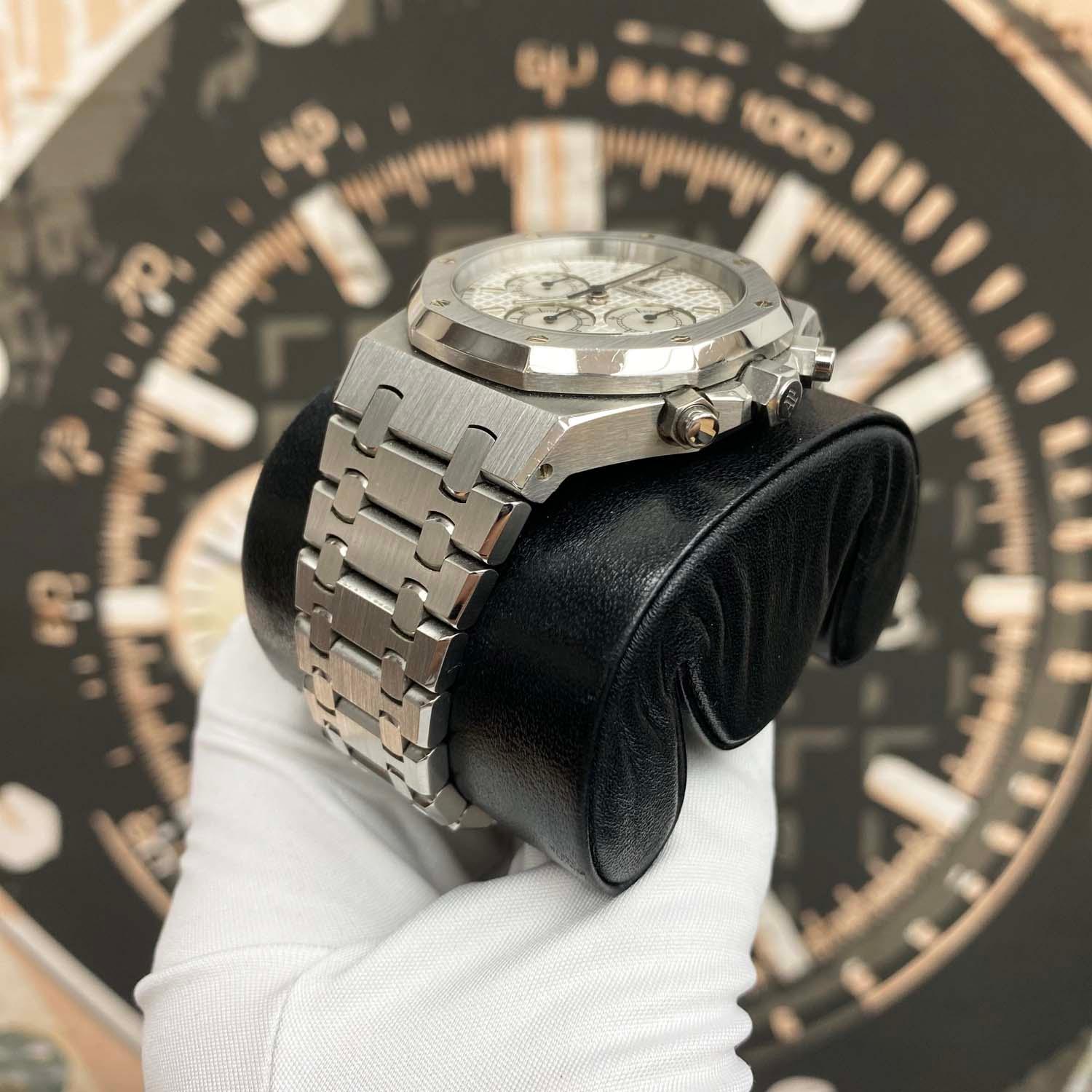 Audemars Piguet Royal Oak Chronograph 39mm 25860ST.OO.1110ST.01 White Dial Pre-Owned - Gotham Trading