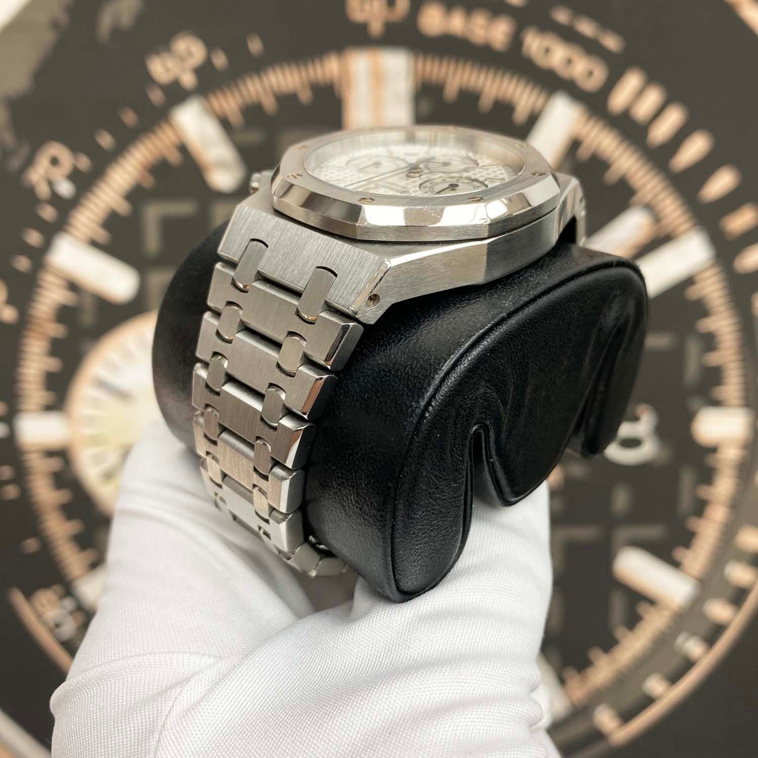 Audemars Piguet Royal Oak Chronograph 39mm 25860ST.OO.1110ST.01 White Dial Pre-Owned - Gotham Trading