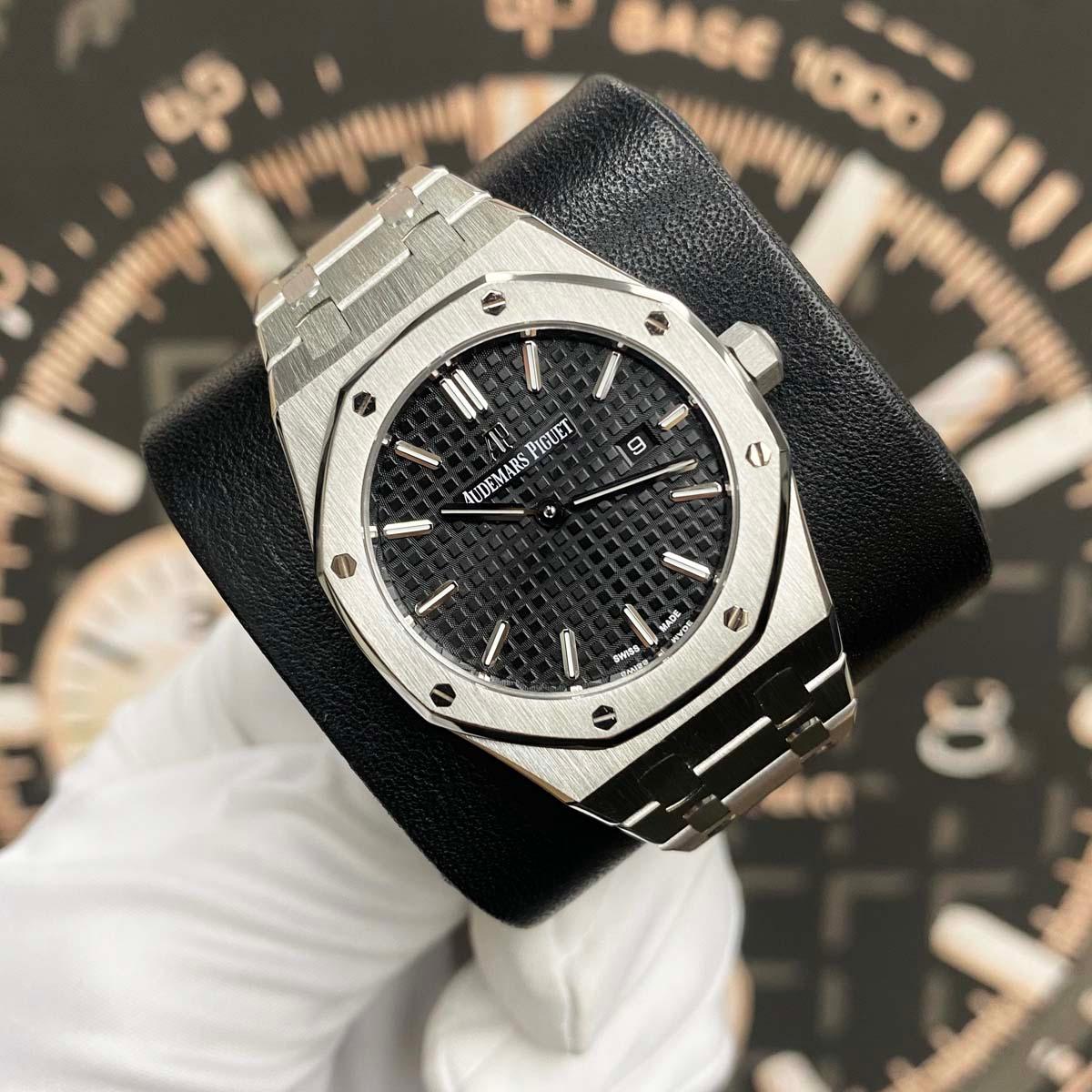 Audemars Piguet Royal Oak Quartz 33mm 67650ST.OO.1261ST.01 Black Dial Pre-Owned - Gotham Trading
