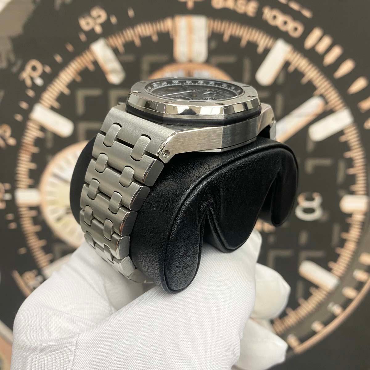 Audemars Piguet Royal Oak Offshore Chronograph On Steel Bracelet 42mm 26470ST Grey Dial Pre-Owned - Gotham Trading