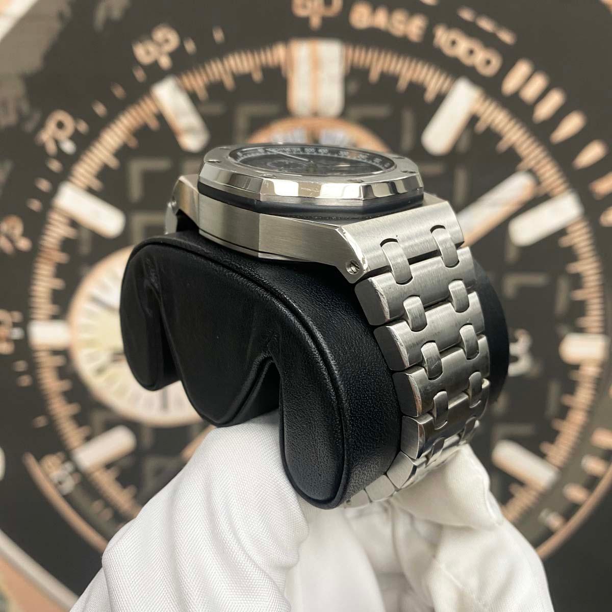 Audemars Piguet Royal Oak Offshore Chronograph On Steel Bracelet 42mm 26470ST Grey Dial Pre-Owned - Gotham Trading