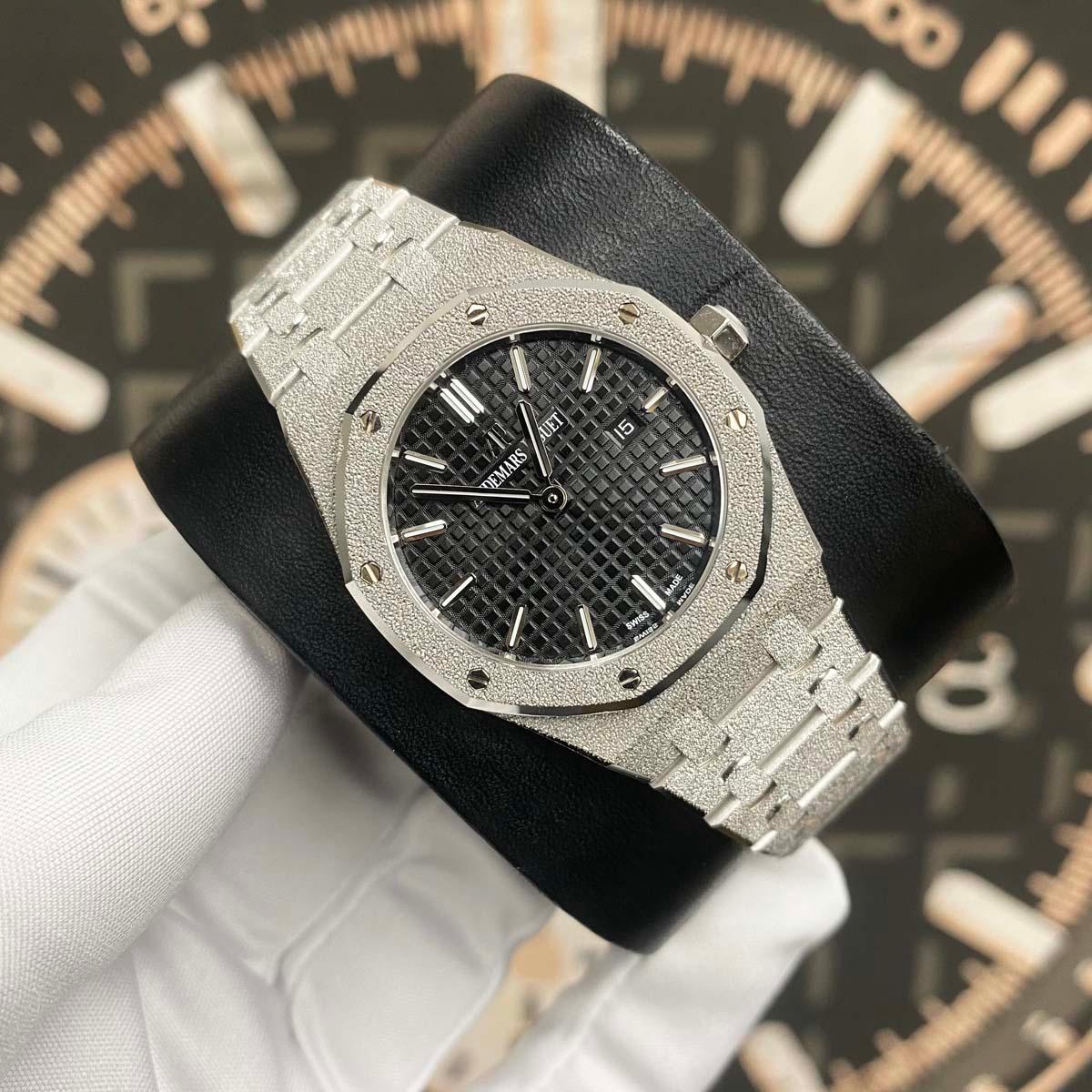 Audemars Piguet Royal Oak Frosted 33mm 67653BC Black Dial UNWORN - Gotham Trading