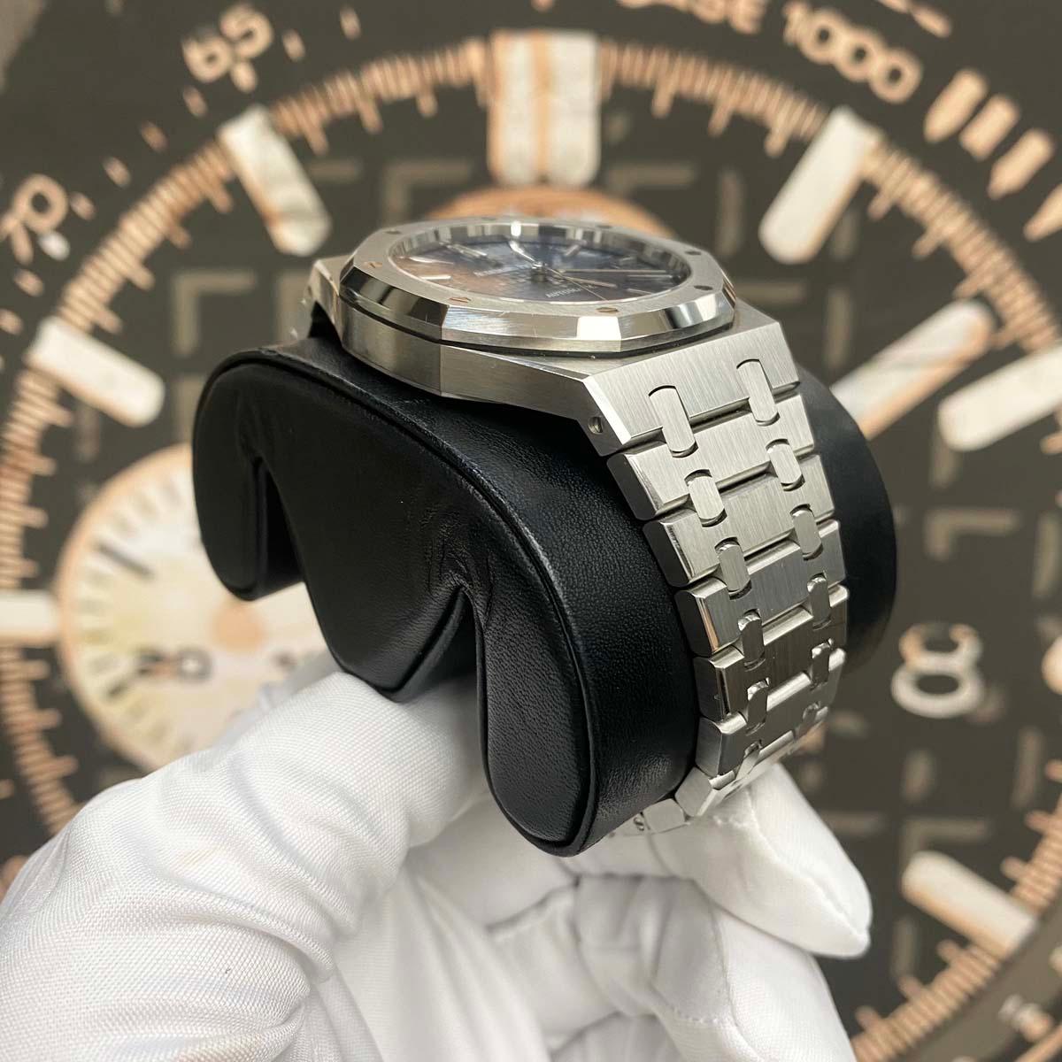 Audemars Piguet Royal Oak 41mm 15400ST.OO.1220ST.03 Blue Dial Pre-Owned - Gotham Trading
