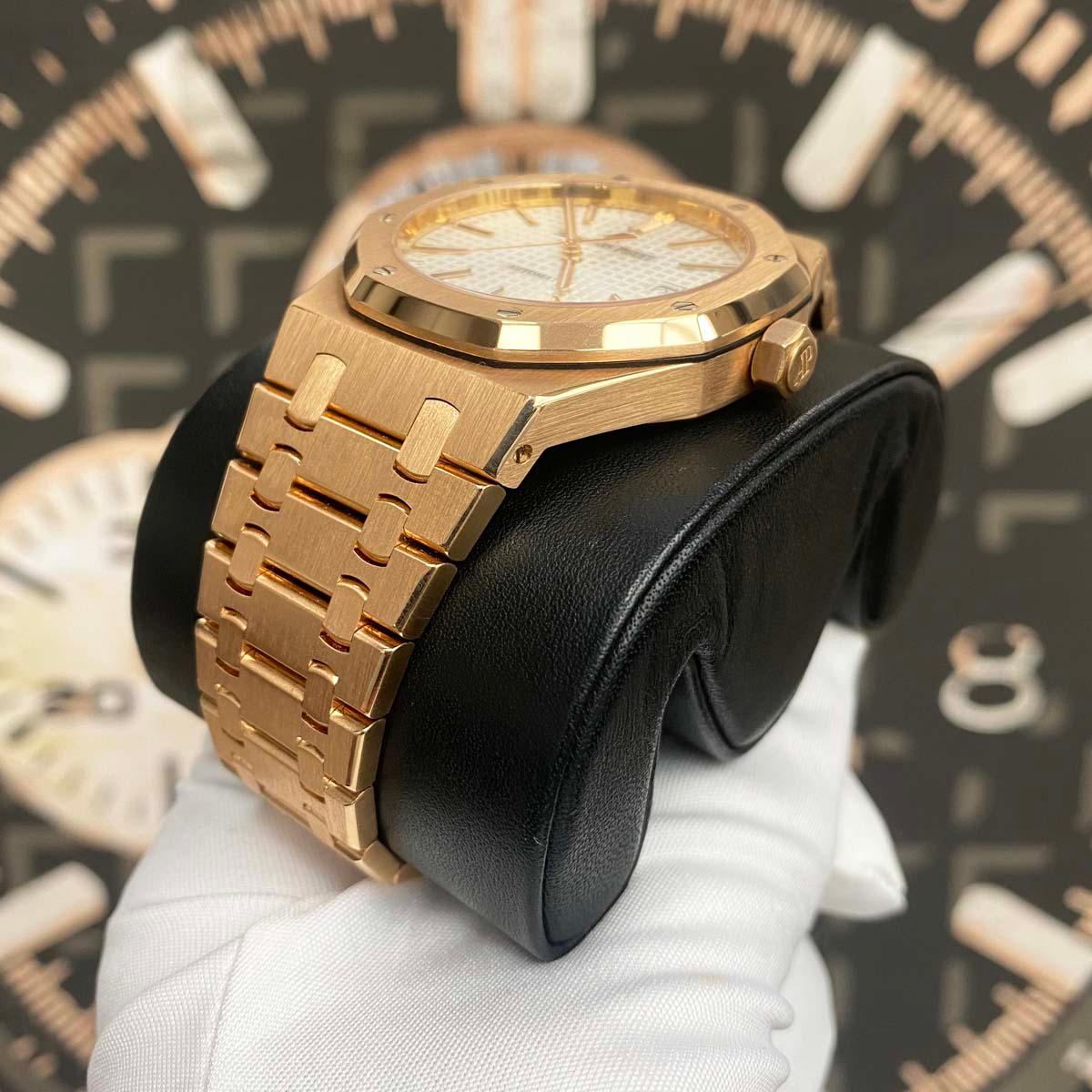 Audemars Piguet Royal Oak 41mm 15400OR.OO.1220OR.02 White Dial Pre-Owned - Gotham Trading