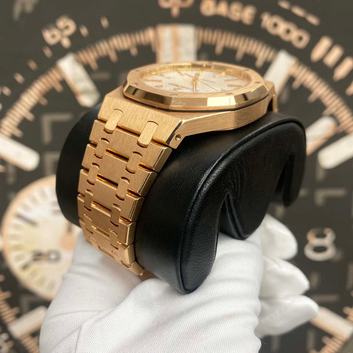Audemars Piguet Royal Oak 41mm 15400OR.OO.1220OR.02 White Dial Pre-Owned - Gotham Trading