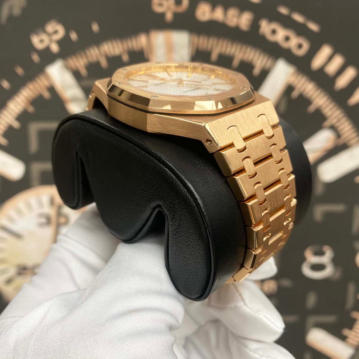 Audemars Piguet Royal Oak 41mm 15400OR.OO.1220OR.02 White Dial Pre-Owned - Gotham Trading