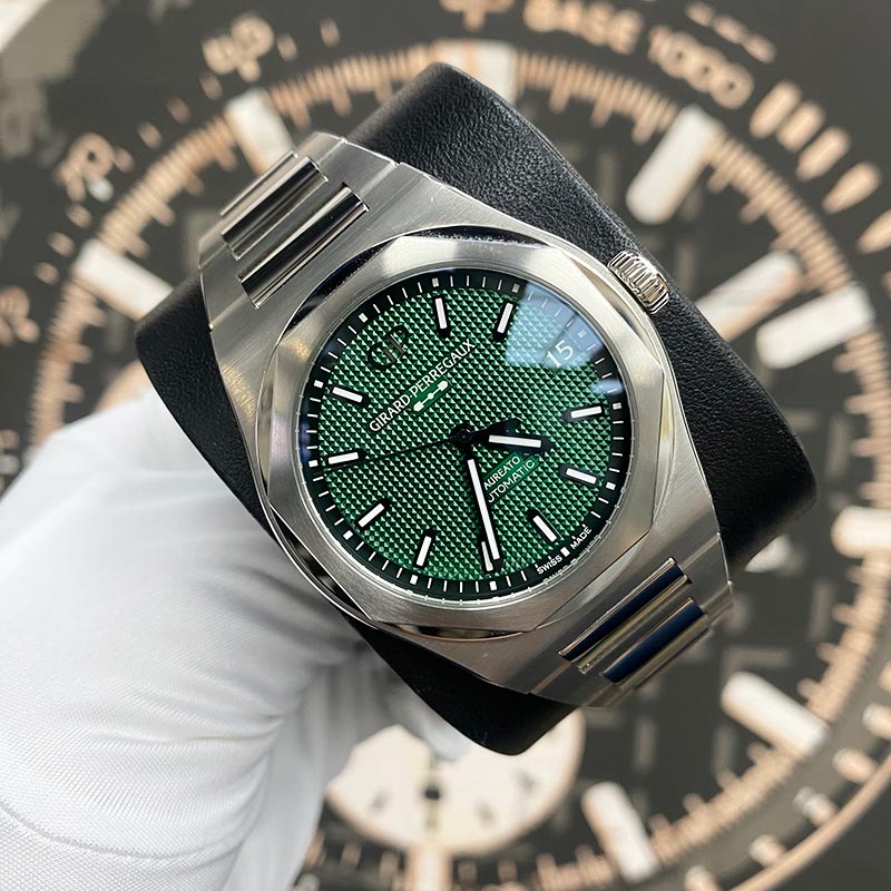 Girard Perregaux 2023 Laureato Green Dial 81010-11-3153-1CM Pre-Owned - Gotham Trading