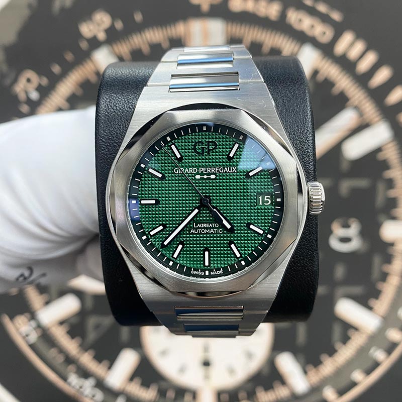 Girard Perregaux 2023 Laureato Green Dial 81010-11-3153-1CM Pre-Owned - Gotham Trading