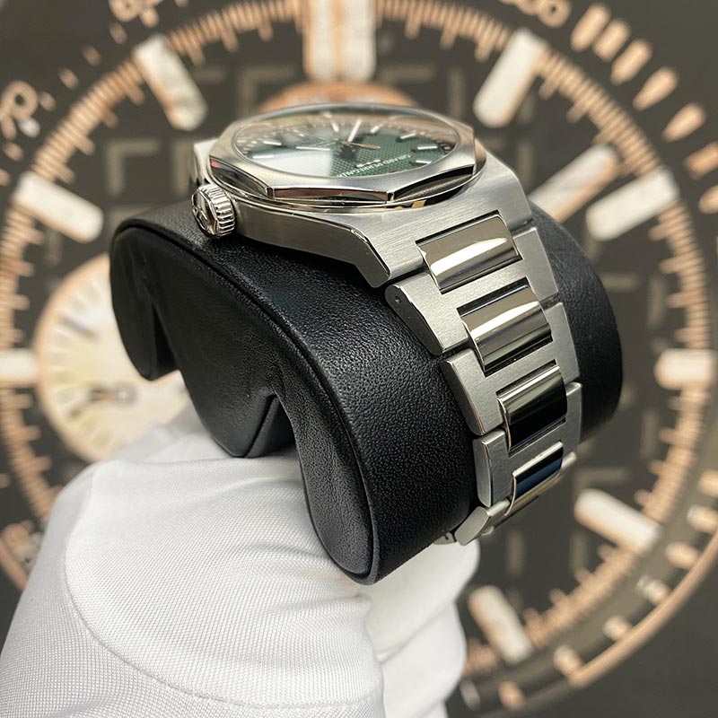 Girard Perregaux 2023 Laureato Green Dial 81010-11-3153-1CM Pre-Owned - Gotham Trading