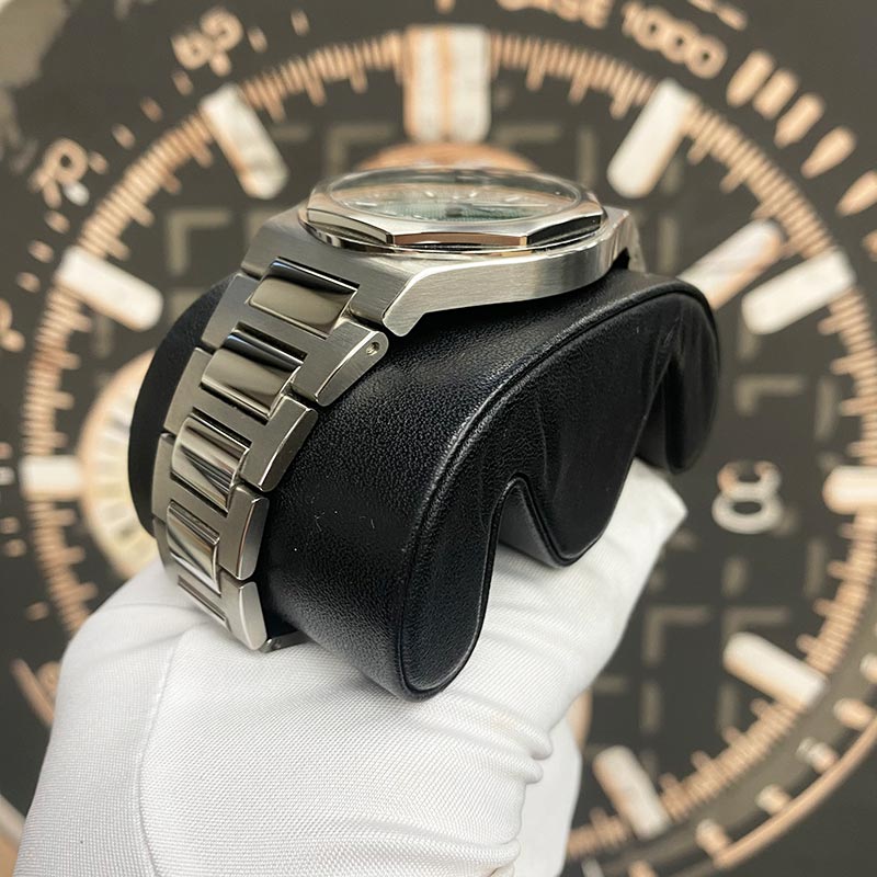 Girard Perregaux 2023 Laureato Green Dial 81010-11-3153-1CM Pre-Owned - Gotham Trading