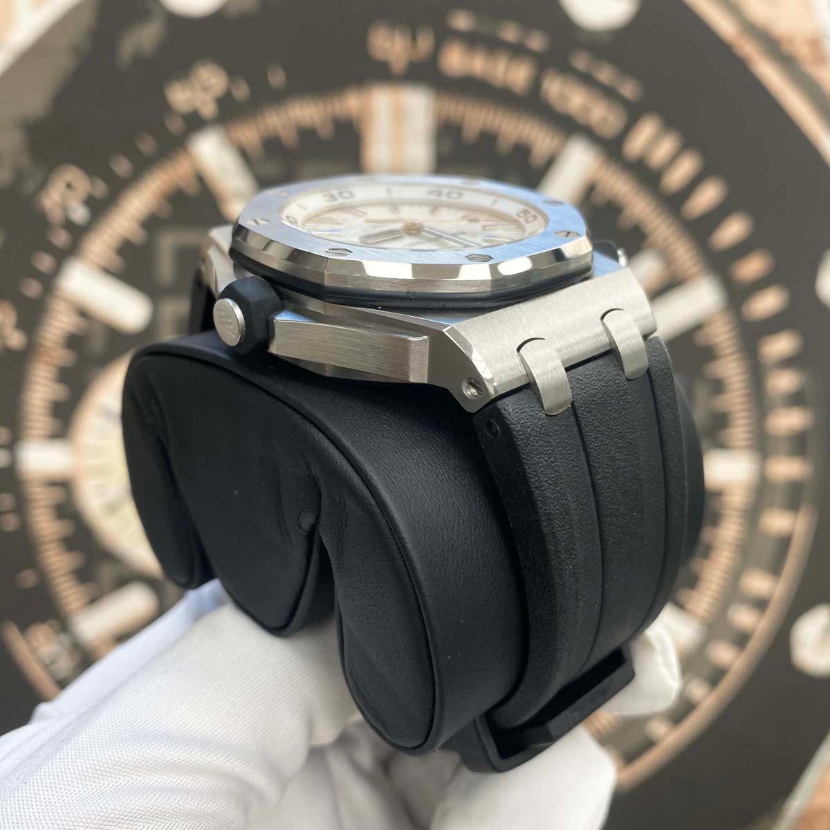 Audemars Piguet Royal Oak Offshore Diver 42mm 15710ST White / Black Dial Pre-Owned - Gotham Trading