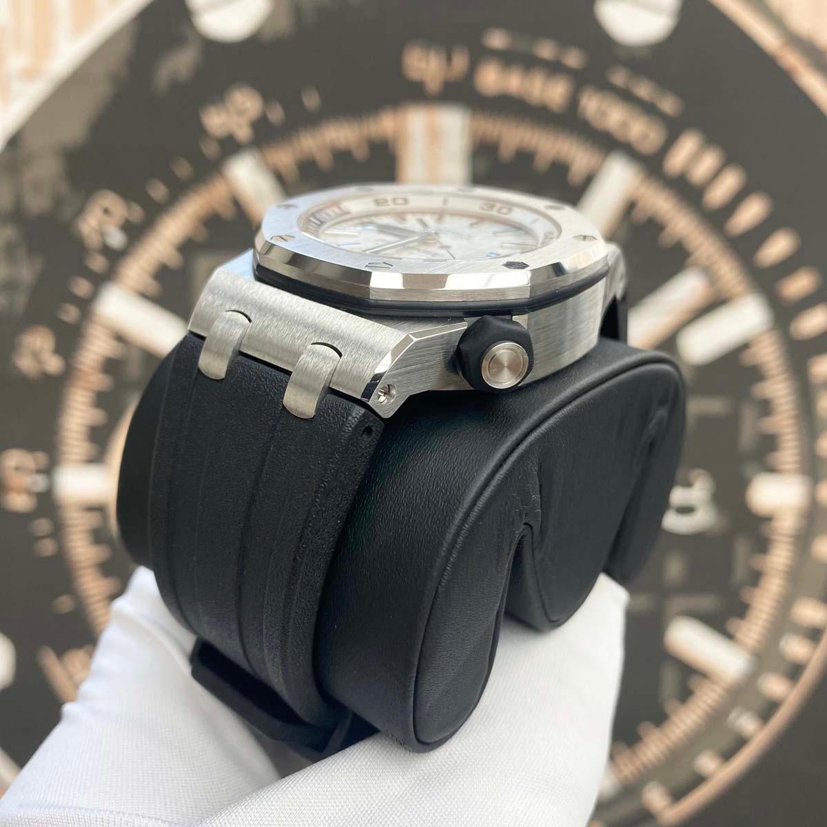 Audemars Piguet Royal Oak Offshore Diver 42mm 15710ST White / Black Dial Pre-Owned - Gotham Trading