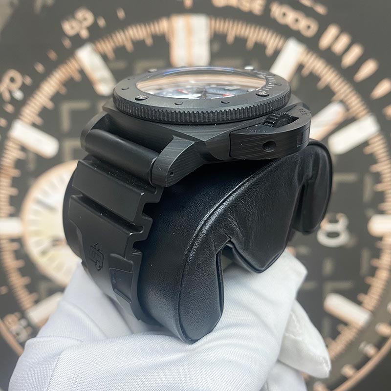 Panerai Luminor Marina Carbotech 44mm Grey Dial PAM01039 Pre-Owned - Gotham Trading
