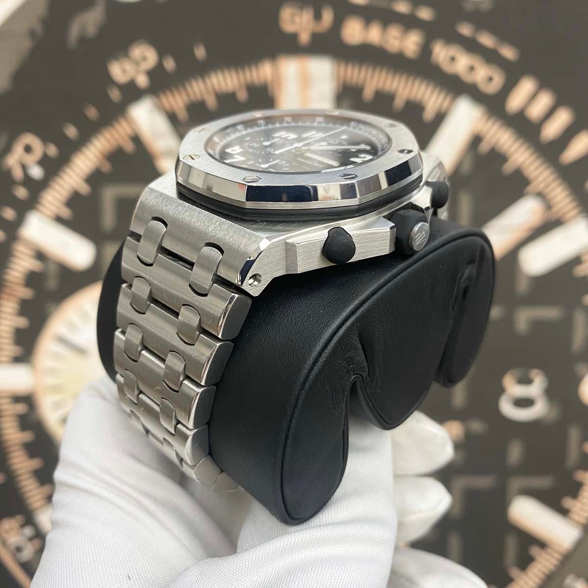 Audemars Piguet Royal Oak Offshore Chronograph 42mm 26170ST On Bracelet Black Dial Pre-Owned - Gotham Trading