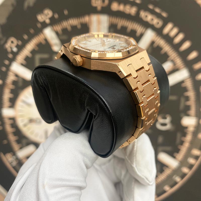 Audemars Piguet Royal Oak Selfwinding 34mm 77451OR.ZZ.1361OR.03 White Dial