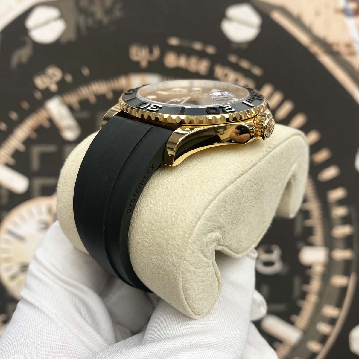 Rolex Yacht-Master 42mm Oysterflex Yellow Gold 226658 Black Dial