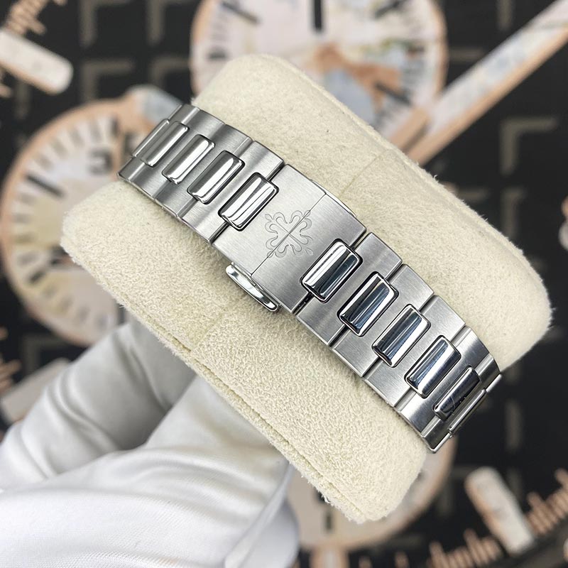 Patek Philippe Nautilus Tiffany&Co 35mm 7118/1200A Blue Dial