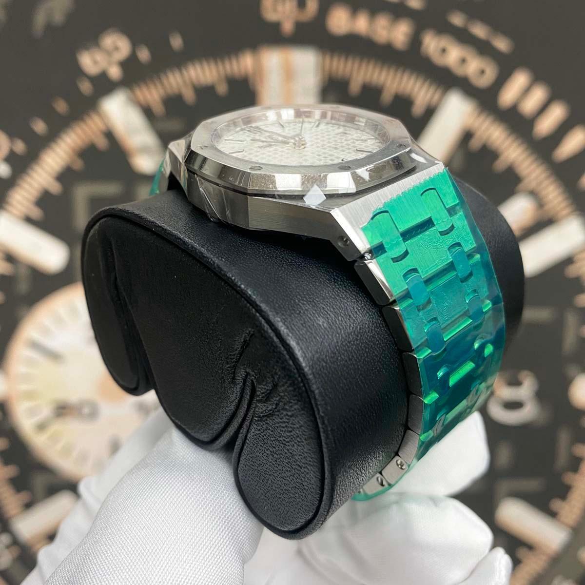Audemars Piguet Royal Oak 34mm 77350ST Silver Dial - Gotham Trading