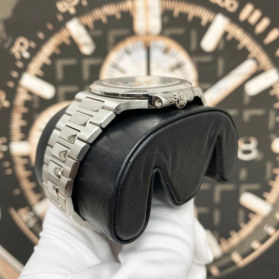 Patek Philippe Nautilus 40mm 5711/1A White Dial Pre-Owned - Gotham Trading