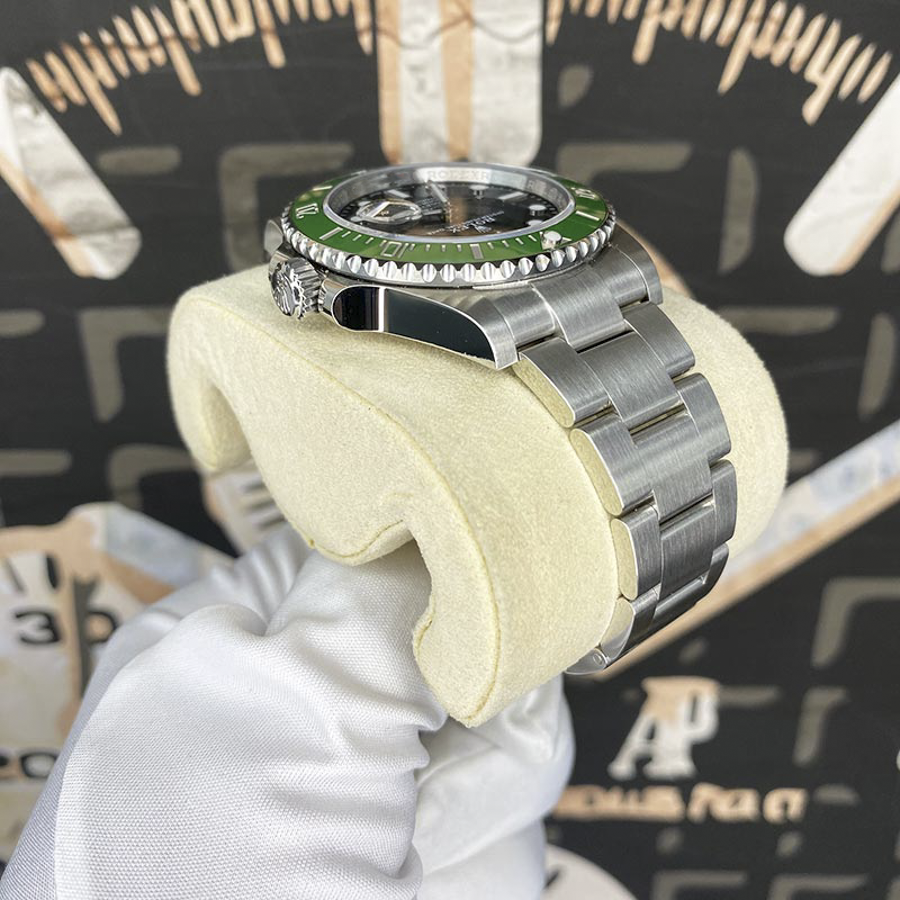 Rolex 2022 Submariner Date 41mm Starbucks 126610LV Black Dial Pre-Owned