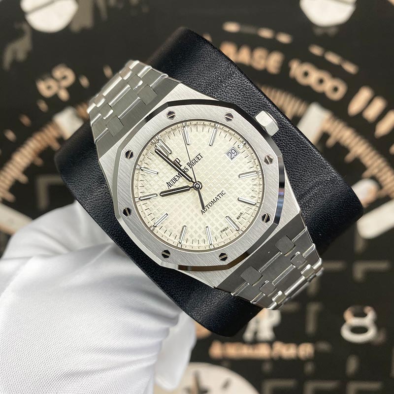 Audemars Piguet Royal Oak 37mm 15450ST White Dial Pre-Owned