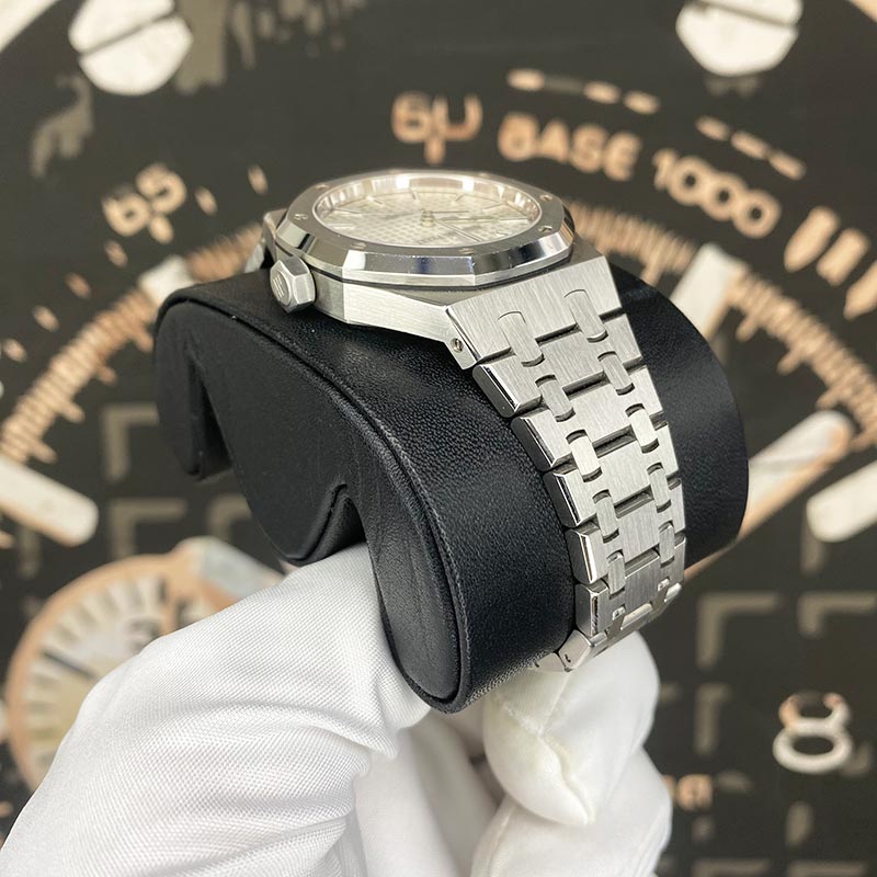 Audemars Piguet Royal Oak 37mm 15450ST White Dial Pre-Owned