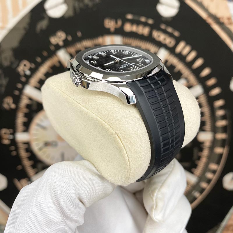 Patek Philippe 2023 Aquanaut 40mm 5167A Black Dial Unworn