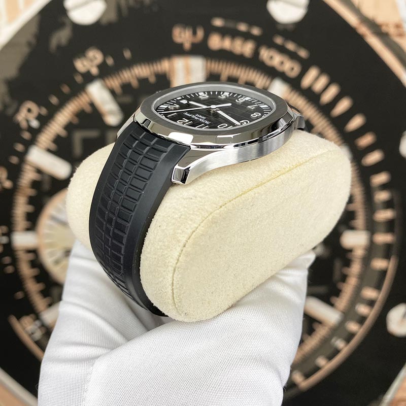 Patek Philippe 2023 Aquanaut 40mm 5167A Black Dial Unworn