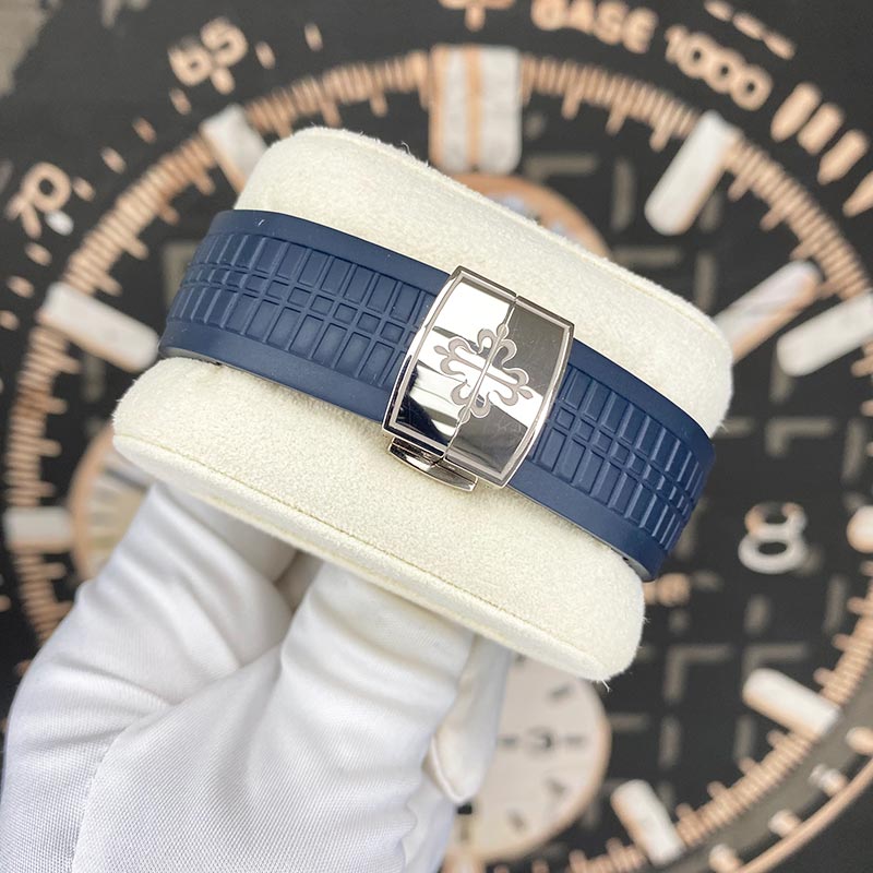 Patek Philippe Advanced Research Aquanaut Travel Time 5650G White Gold