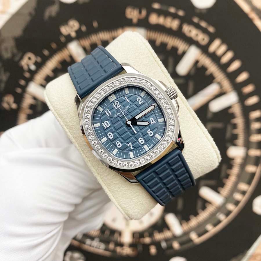 Patek Philippe Aquanaut Quartz 35mm 5067A Blue Dial Pre-Owned - Gotham Trading