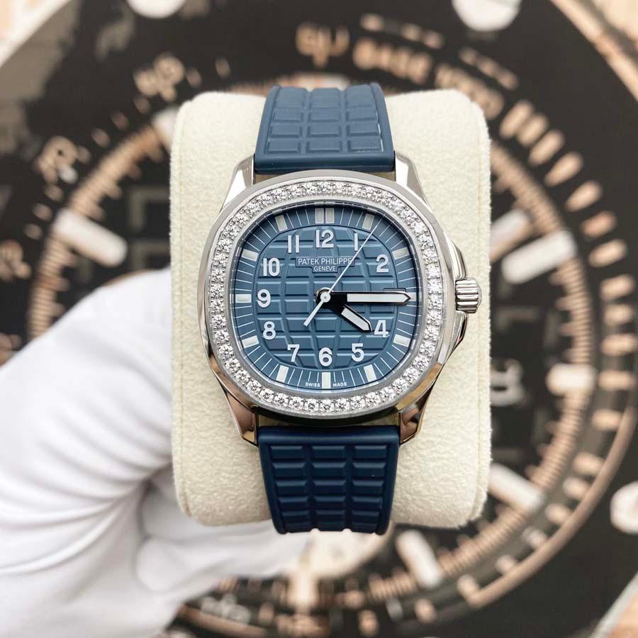 Patek Philippe Aquanaut Quartz 35mm 5067A Blue Dial Pre-Owned - Gotham Trading