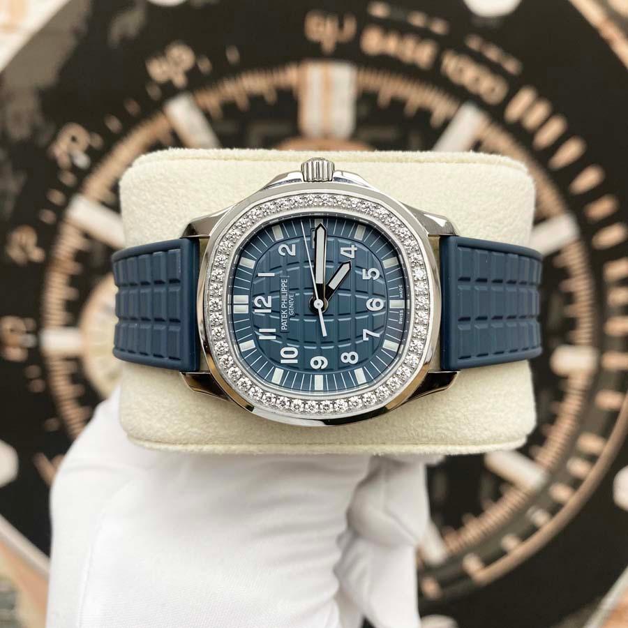 Patek Philippe Aquanaut Quartz 35mm 5067A Blue Dial Pre-Owned - Gotham Trading