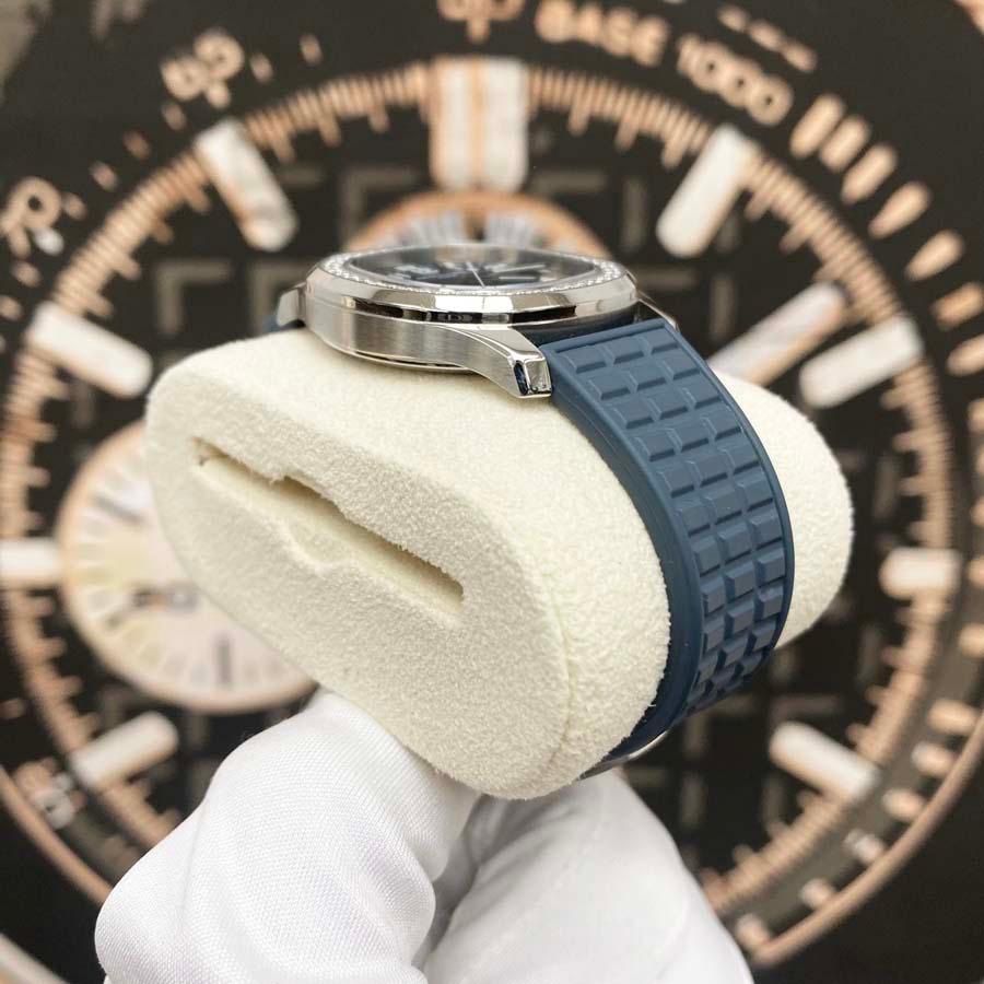 Patek Philippe Aquanaut Quartz 35mm 5067A Blue Dial Pre-Owned - Gotham Trading